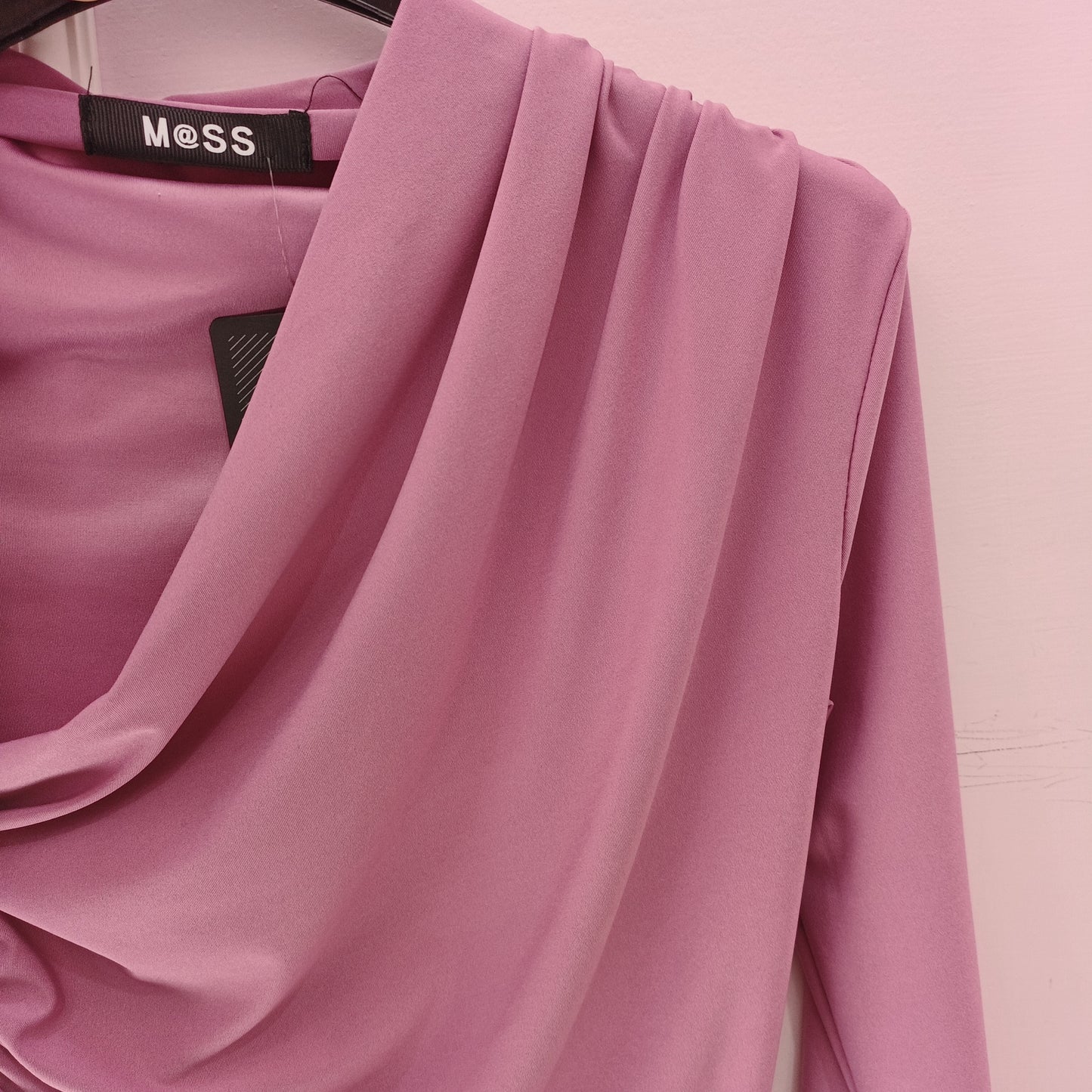 Body Off Shoulder Neckline