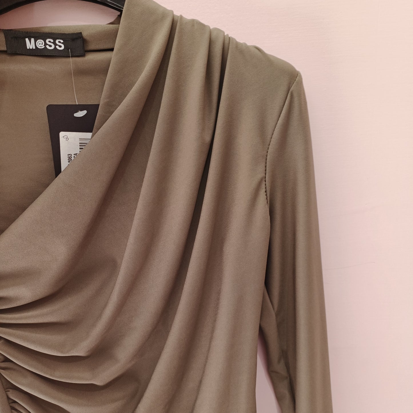 Body Off Shoulder Neckline