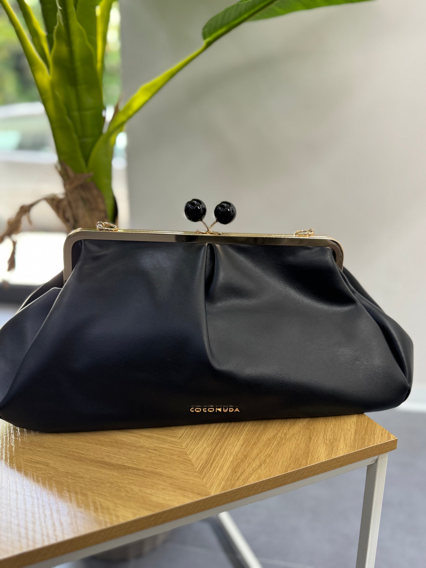 Clutch big size