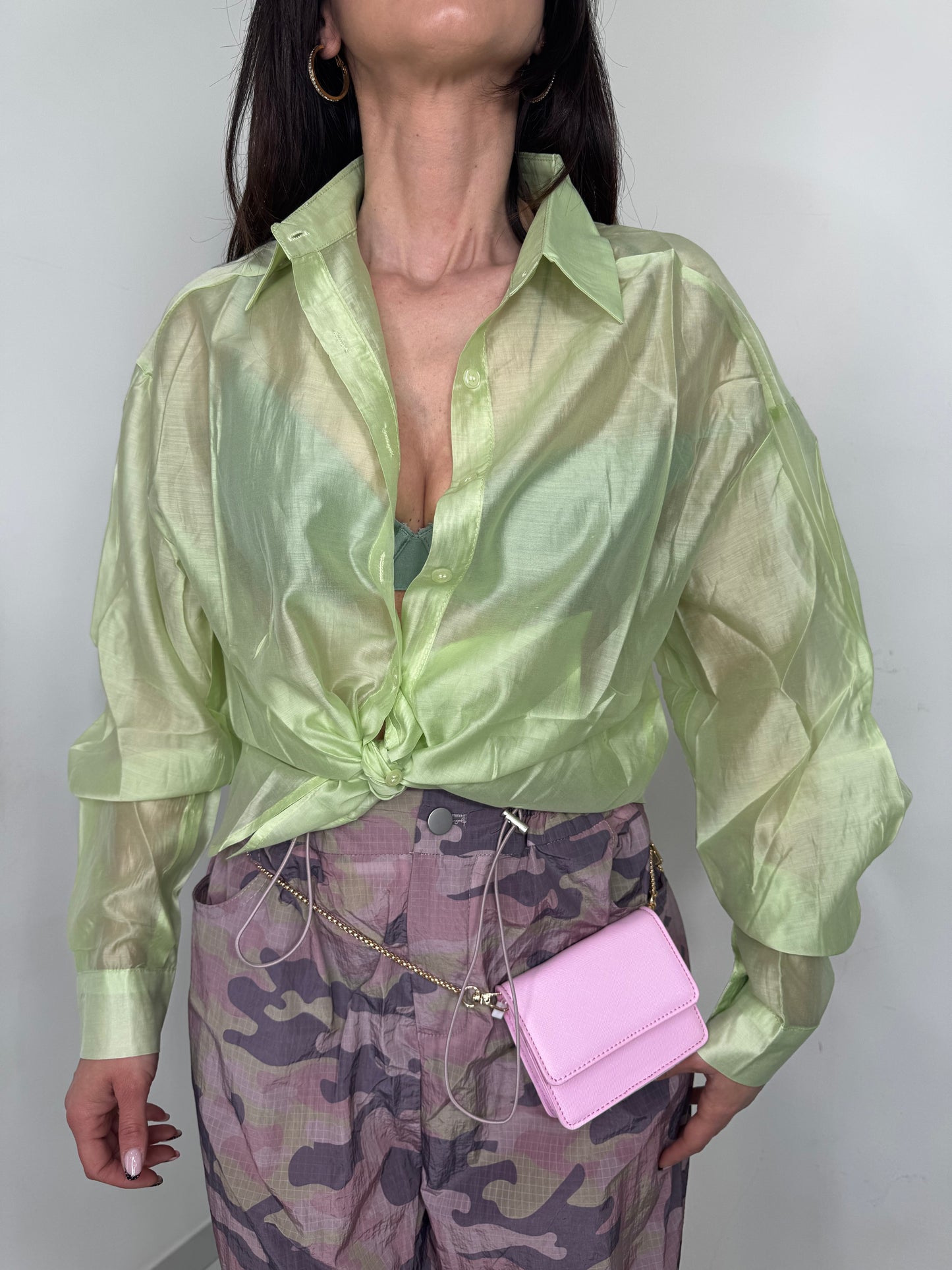 Camicia semivelata