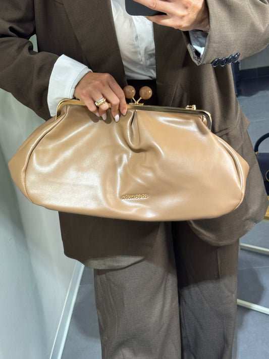 Clutch big size