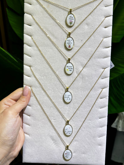 Collana ciondolo scritta