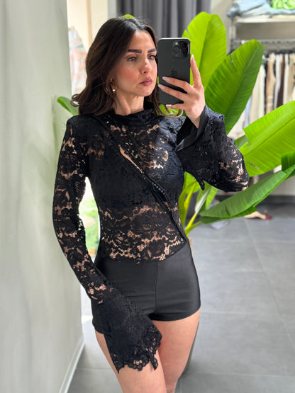 Tuta in macrame