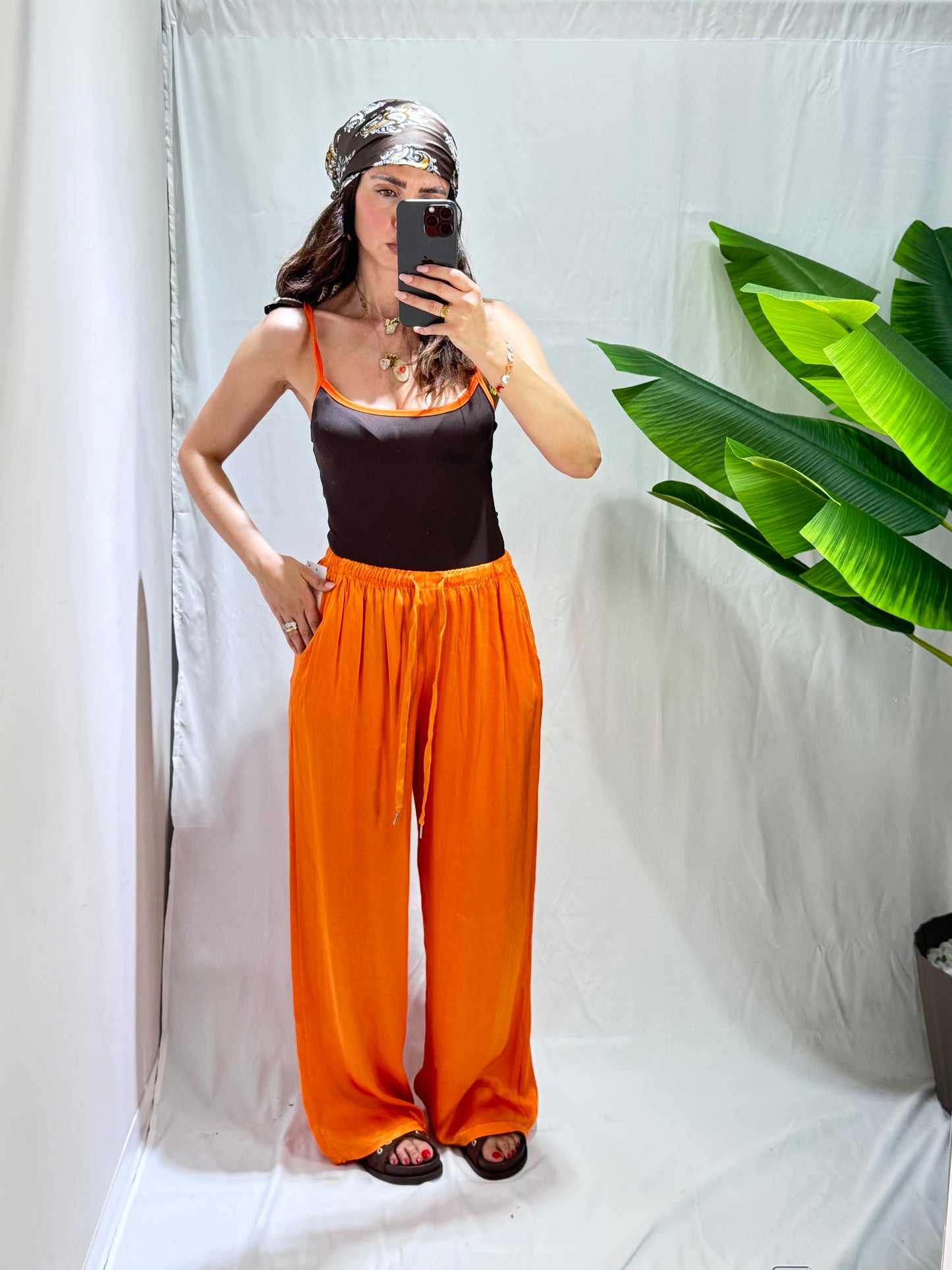 Pantaloni saten